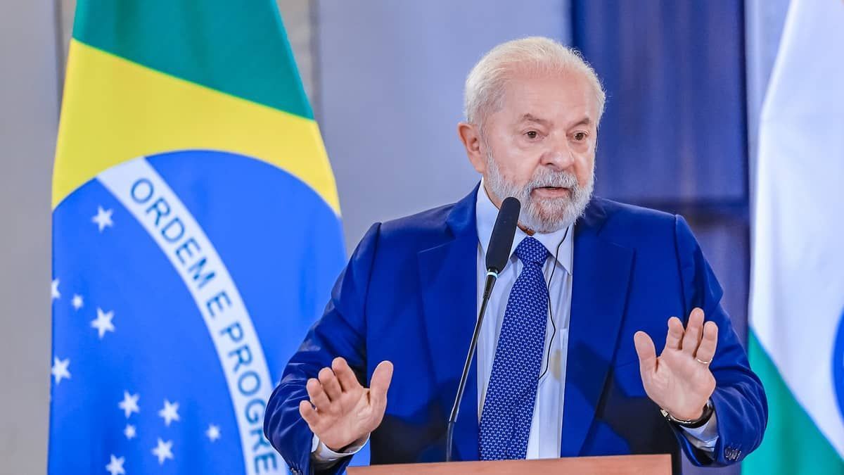 Lula se esquiva de comentar delação de Cid, mas vê Bolsonaro ‘altamente comprometido’