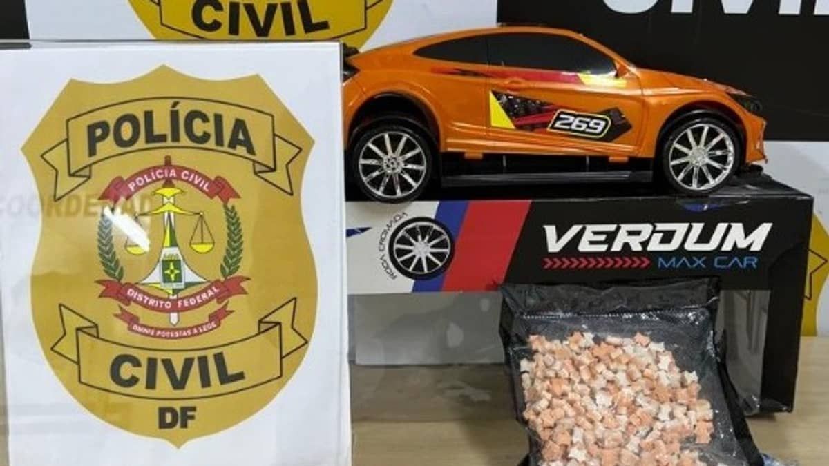 Polícia Civil apreende 600 comprimidos de ecstasy dentro de carrinho de brinquedo