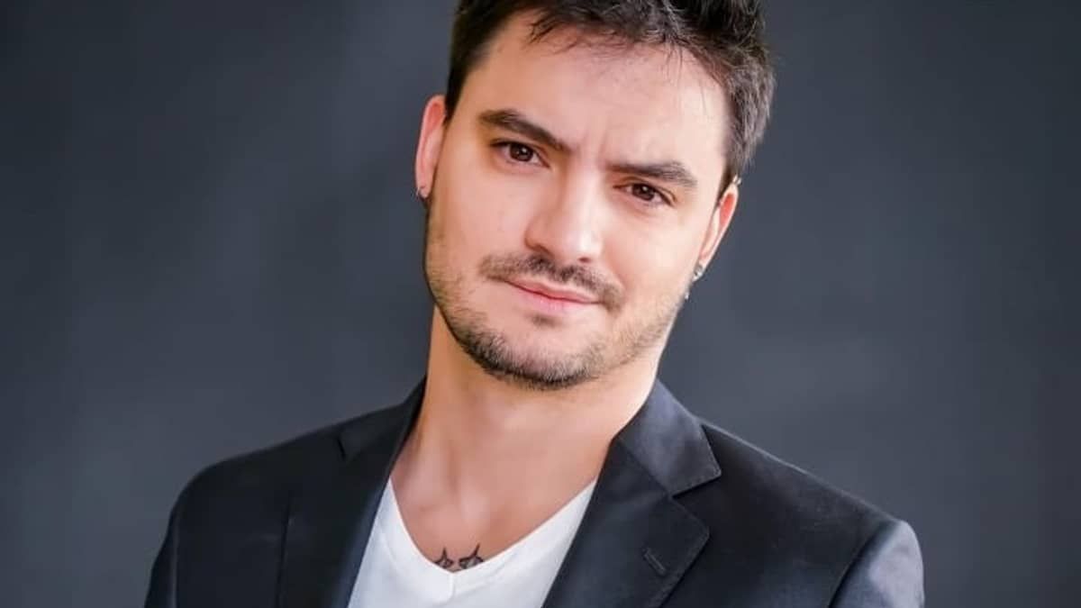 Felipe Neto escolhe seguidores e anuncia que vai comprar livros: 'fiquem atentos' 