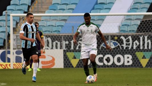 Na última visita à Arena do Grêmio, o América empatou com o Tricolor por 1 a 1