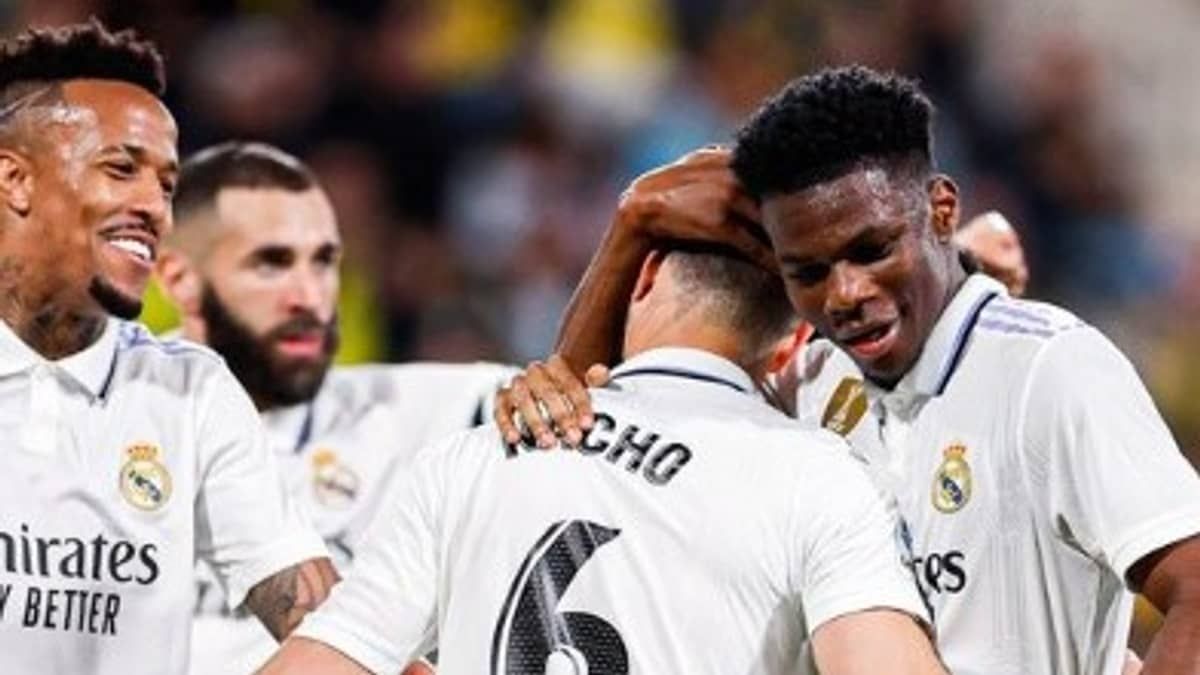 Real Madrid vence Cádiz fora de casa e encosta no líder Barcelona