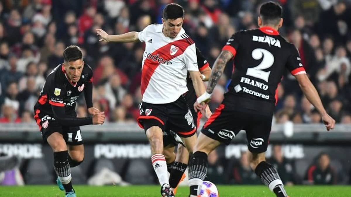 Com gols de Nacho e De la Cruz, River vence e amplia vantagem no Argentino