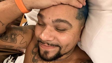 Naldo Benny respondeu acusações de ter cobrado R$ 50 de um fã