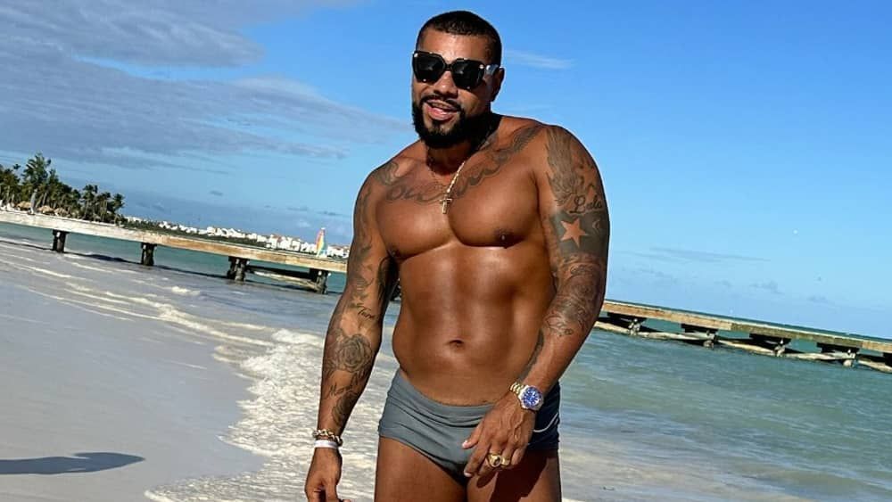 Naldo nega ter cobrado R$ 50 para tirar foto com fã: “É uma brincadeira”