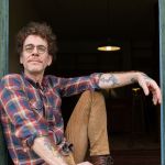 Nando Reis embala noite em BH com nova turnê