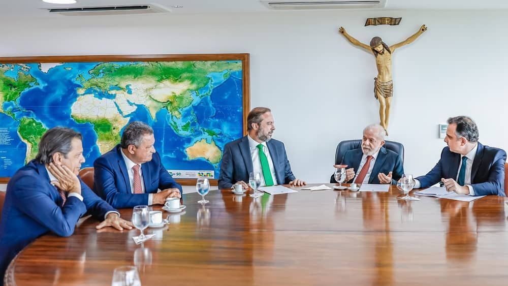 'Não compareceu em nenhuma reunião, ele mandou o vice“, disse Lula sobre Zema em discussão da dívida de MG