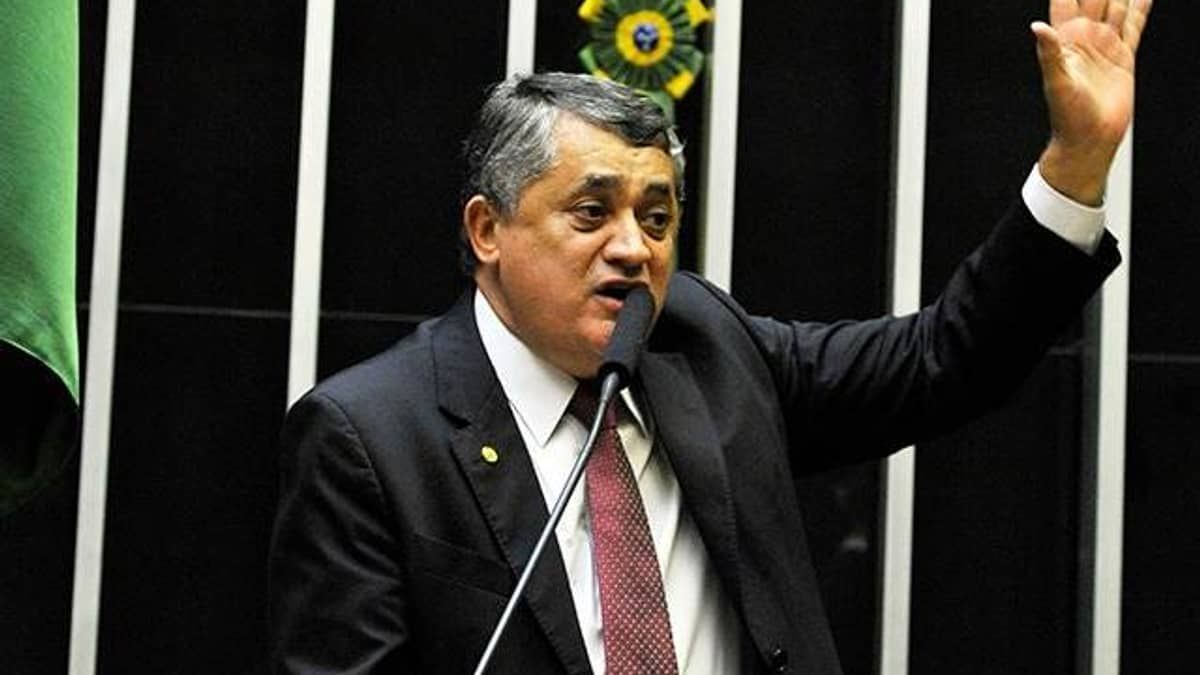 Não é hora de discutir reforma administrativa sugerida por Lira, diz líder do governo Lula