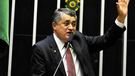 Não é hora de discutir reforma administrativa sugerida por Lira, diz líder do governo à CNN.