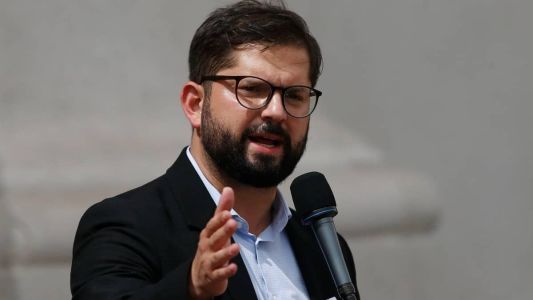 "Não estou ofendido", diz Boric sobre fala de Lula de que ele estaria nervoso na cúpula Celac-UE.