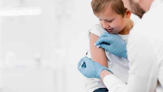 Não há estoque de vacinas contra a covid-19 para crianças