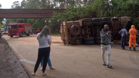 Não há previsão de quando a rodovia será liberada