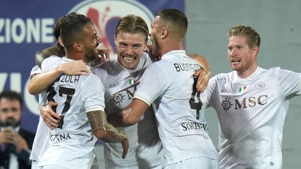 De Bruyne marca, Napoli vence a Fiorentina e é líder do Italiano