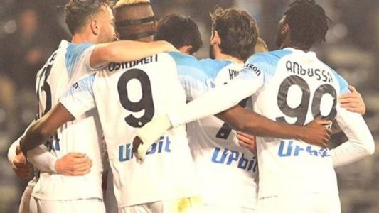 Napoli segue em busca do título italiano