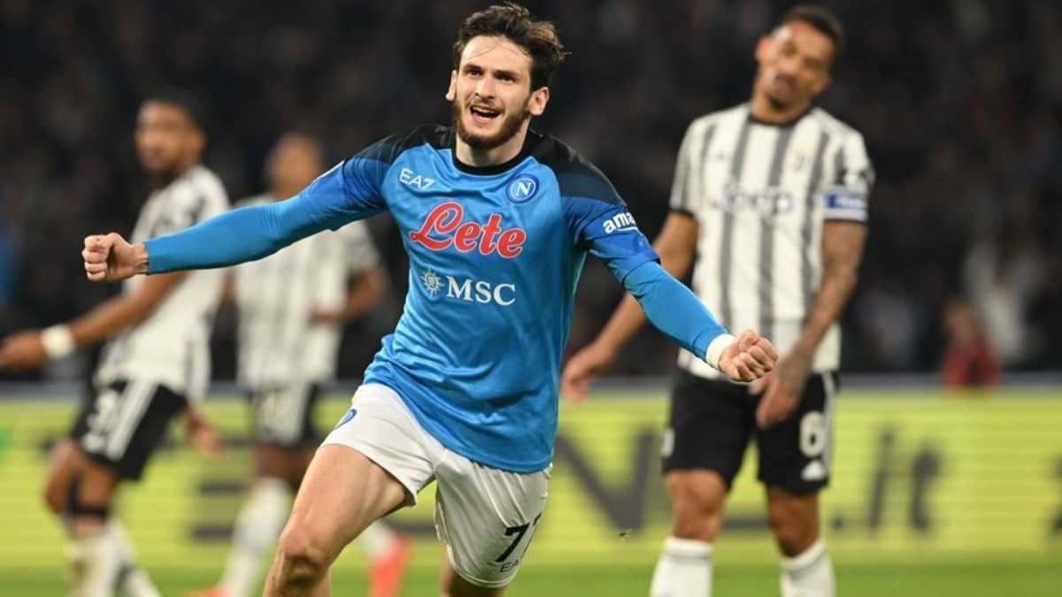 Napoli goleia Juventus por 5 a 1 e se isola na liderança do Campeonato Italiano