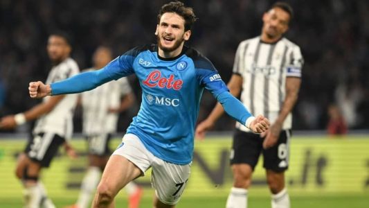 Napoli venceu a Juventus por 5 a 1 e aumentou a diferença para o rival