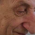 'Muito feliz', diz homem que tem o maior nariz do mundo; assista