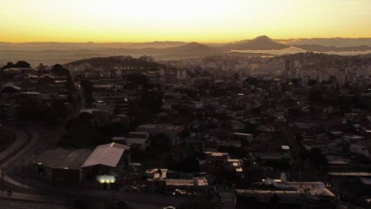 Nas primeiras horas do dia há formação de nevoeiro