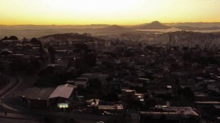 Nas primeiras horas do dia há formação de nevoeiro