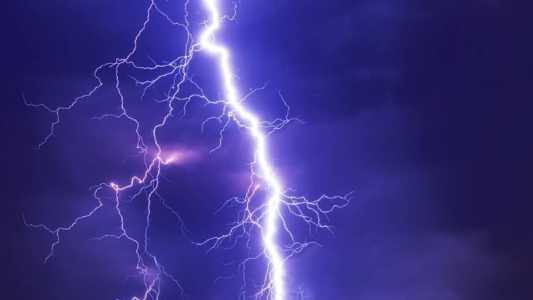 Nas regiões Sul/Sudoeste, Campos das Vertentes e Zona da Mata a previsão é de céu nublado a encoberto com pancadas de chuva e trovoadas isoladas