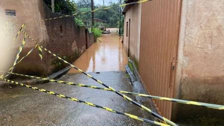 Nas últimas 24 horas, Betim registrou 55 mm de chuvas. Represa Várzea das Flores estava com 85% da capacidade na manhã de domingo (8)
