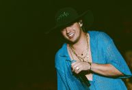 Fenômeno do arrocha se declara para time de sua cidade natal: 'Aqui eu amo'