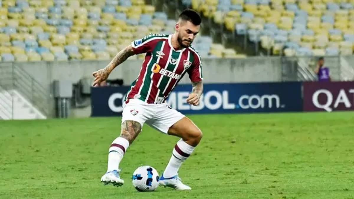 Nathan vira dor de cabeça no Atlético após ‘fuga’ do Fluminense