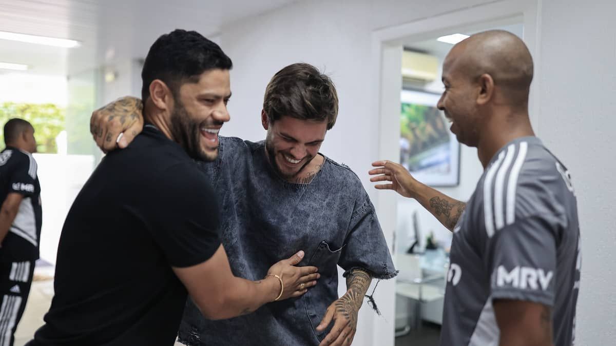Nathan sonha em seguir no Atlético, mas clube descarta permanência e prolonga férias do meia