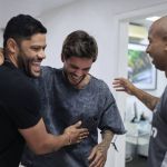 Nathan sonha em seguir no Atlético, mas clube descarta permanência e prolonga férias do meia