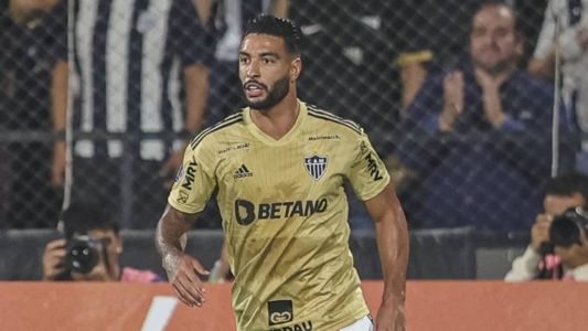 Nathan Silva em ação contra o Alianza Lima, do Peru
