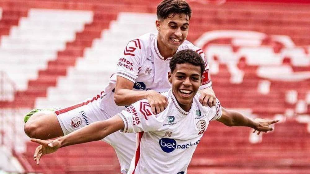 Cruzeiro faz proposta por artilheiro do Náutico, parente de famoso escritor