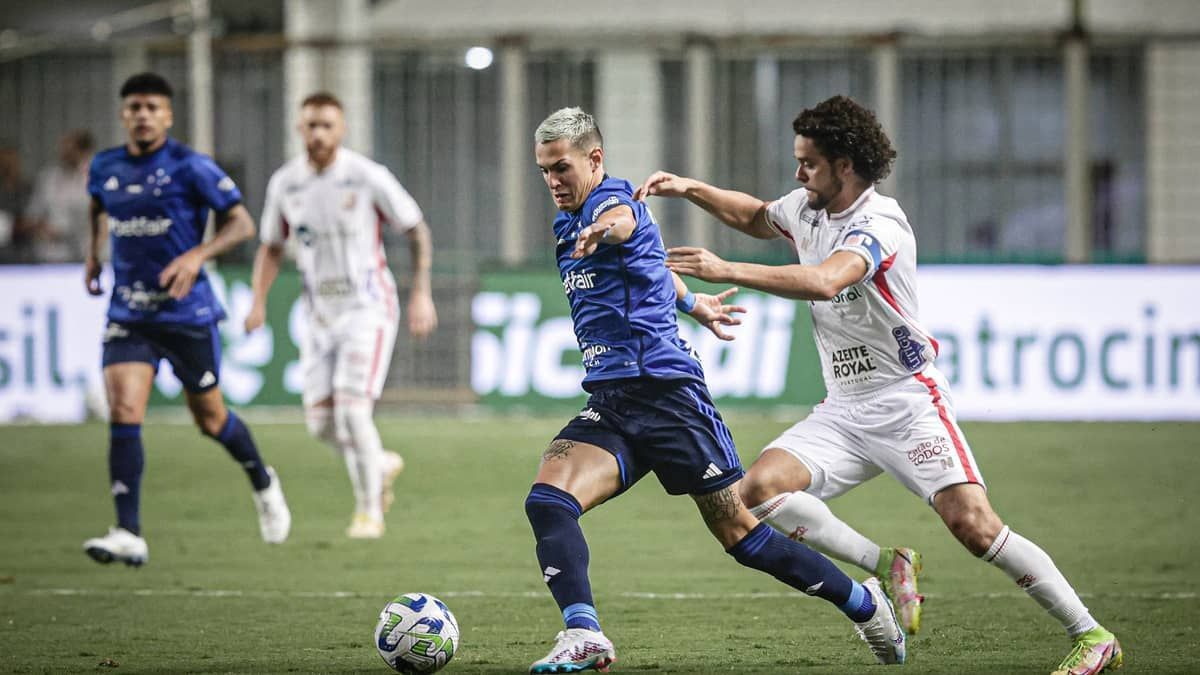 Eliminado pelo Cruzeiro, Souza muda a chave no Náutico: 'Focar na Série C'