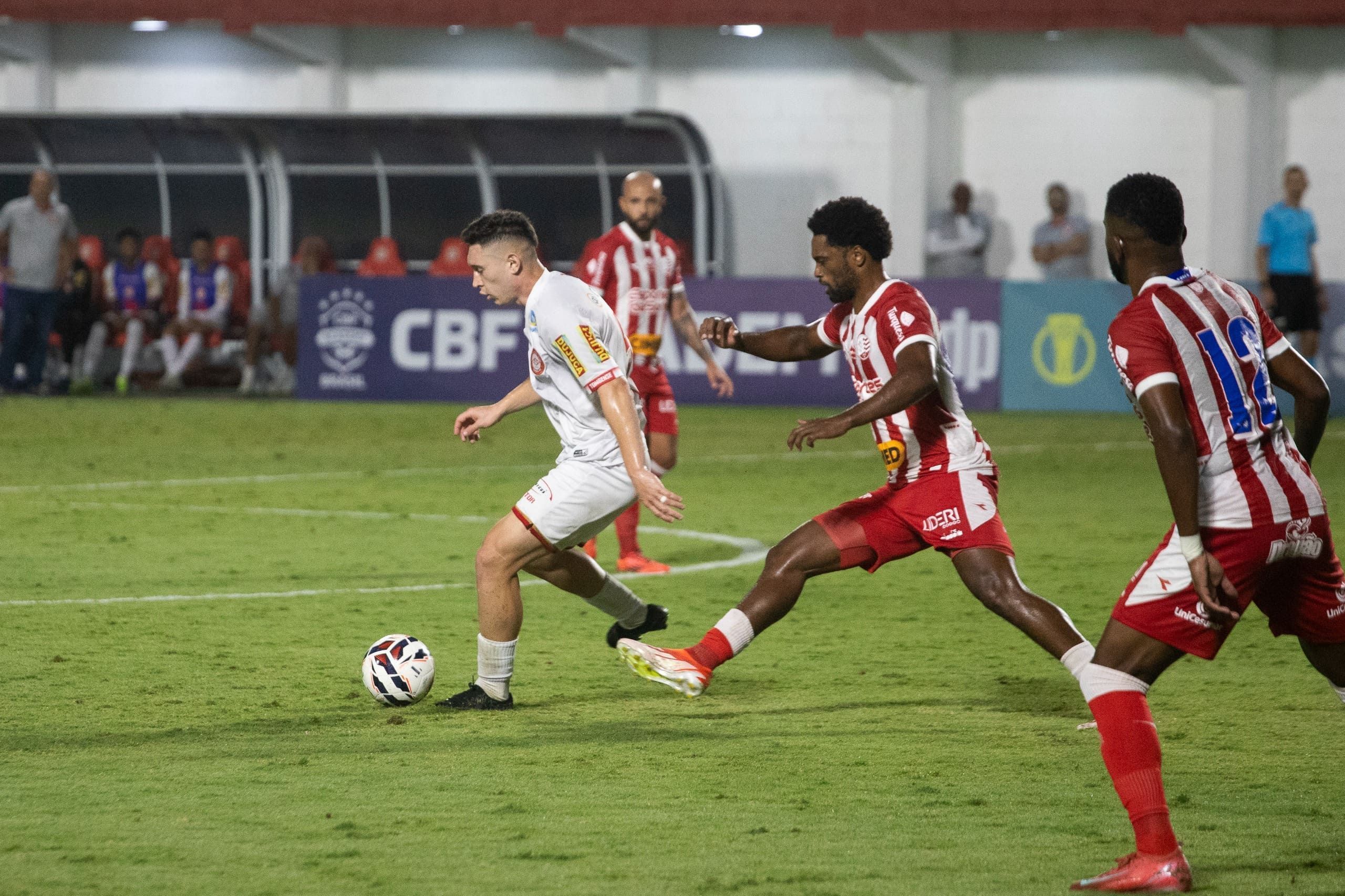 Náutico vence o Tombense, entra no G8 da Série C e afunda equipe mineira em crise