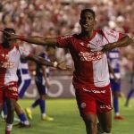 Náutico vence o Jaguar nos Aflitos e assume liderança do Pernambucano