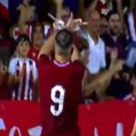 Jogador do Náutico faz gesto obsceno para a própria torcida e é expulso; veja