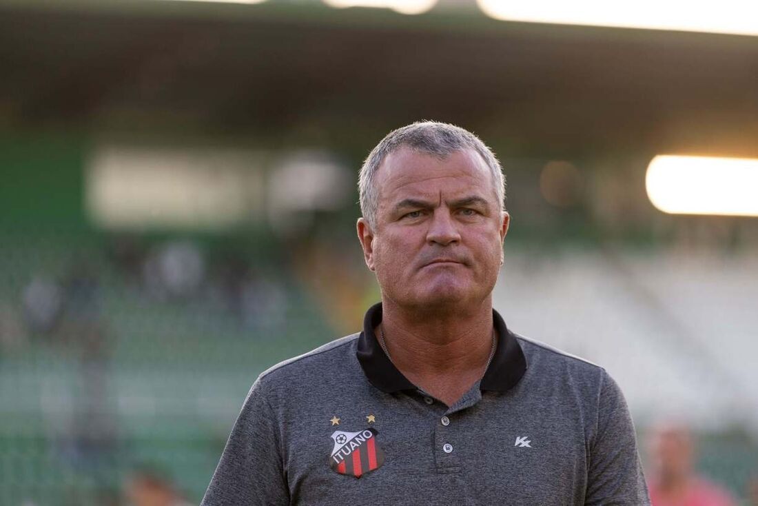 Náutico oficializa contratação do técnico Mazola Júnior