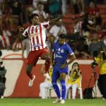 Bruno Mezenga decide, Náutico vira sobre o Confiança e respira na Série C