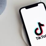 TikTok lança ferramenta para reservar hotéis e passeios direto no aplicativo