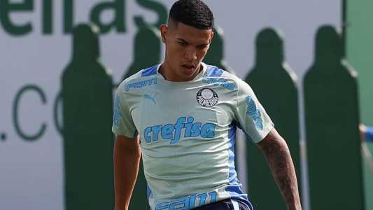 Naves treinou com o elenco do Palmeiras e pode ser titular contra o Cerro Porteño