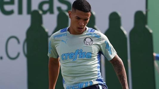 Naves treinou com o elenco do Palmeiras e pode ser titular contra o Cerro Porteño