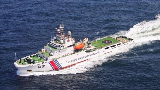 Navio da guarda costeira chinesa quase colide com embarcação filipina