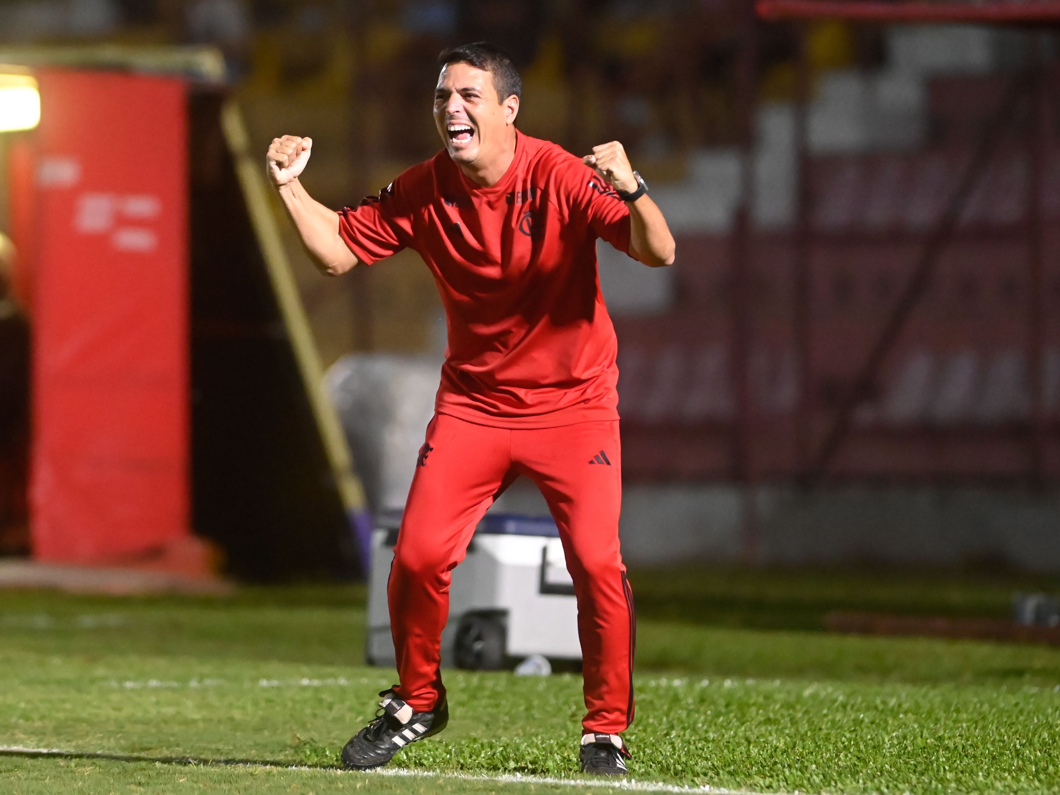 Com títulos, técnico do Flamengo comemora marca importante na base; veja
