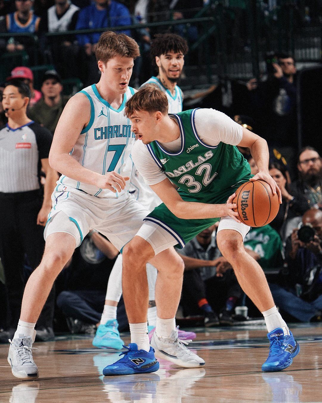 Hornets superam Mavericks e frustram atuação de 49 pontos de Cooper Flagg