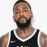 Nego do Borel é acusado de maus-tratos após postar foto de cachorro com dentes de ouro 