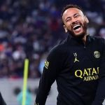 Neymar deve continuar no PSG, diz jornal espanhol