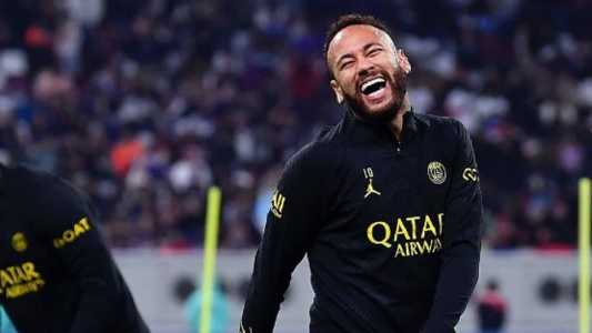 Negociações do jogador com os clubes ingleses não avançaram