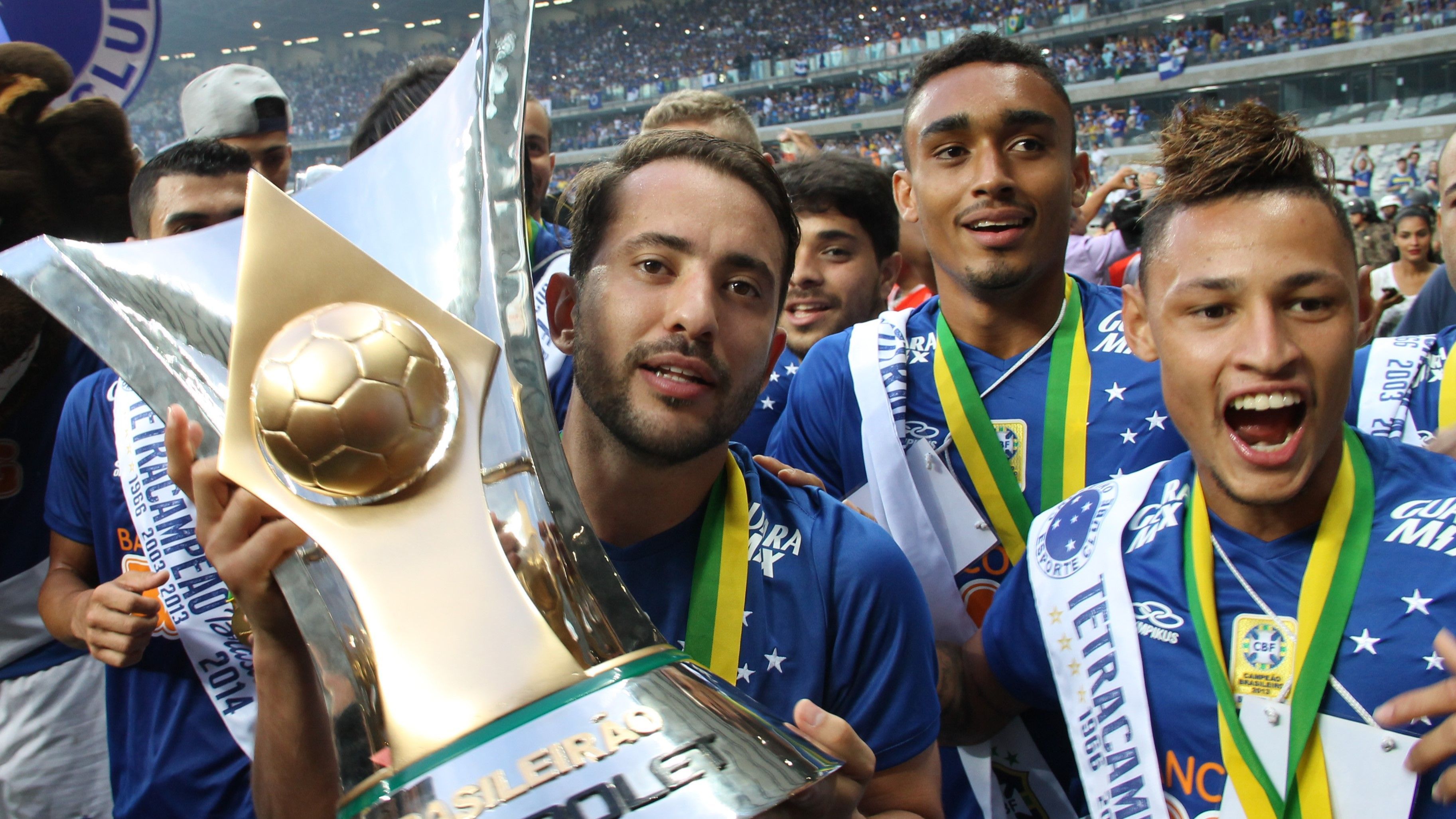 Atacante revela arrependimento por ter assinado com Cruzeiro campeão de 2014