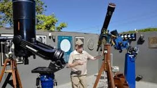 Nelson Travnik no observatório de Piracicaba.