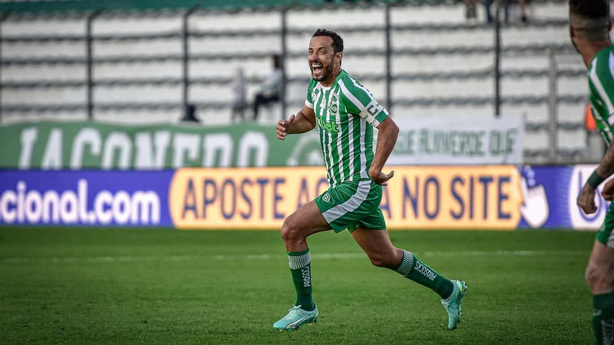 Série B: Juventude vence Avaí com dois gols de Nenê
