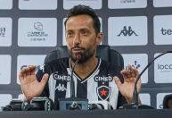 Apresentado no Botafogo-PB, Nenê revela situação inusitada com companheiro de 17 anos
