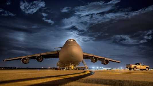 'Nenhuma aeronave pode decolar neste momento', disseram as autoridades aéreas